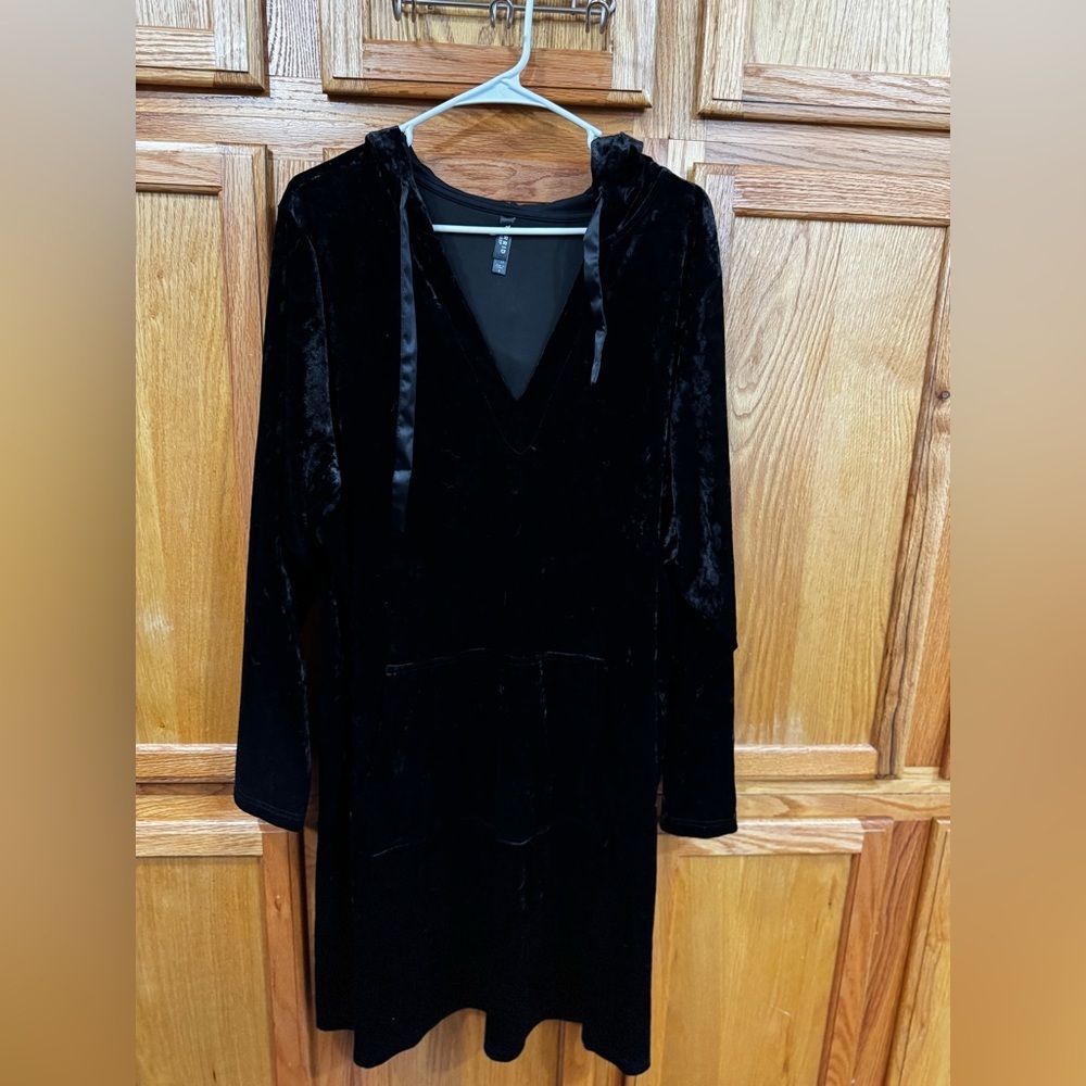 Torrid Crushed Velour Hoodie
Lounge Dress